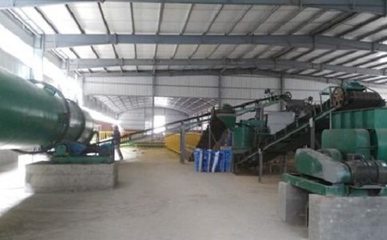 高效翻堆機在有機肥生產(chǎn)工藝中的關(guān)鍵作用與應(yīng)用